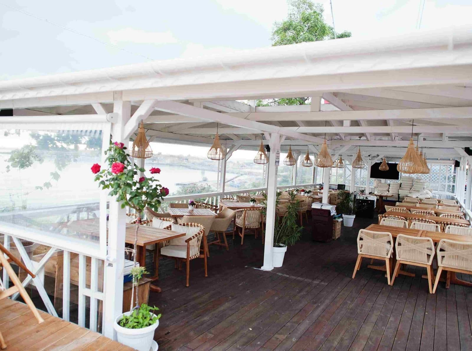 Jurata - gdzie zjeść poza sezonem? [Aktualizacja 2026]