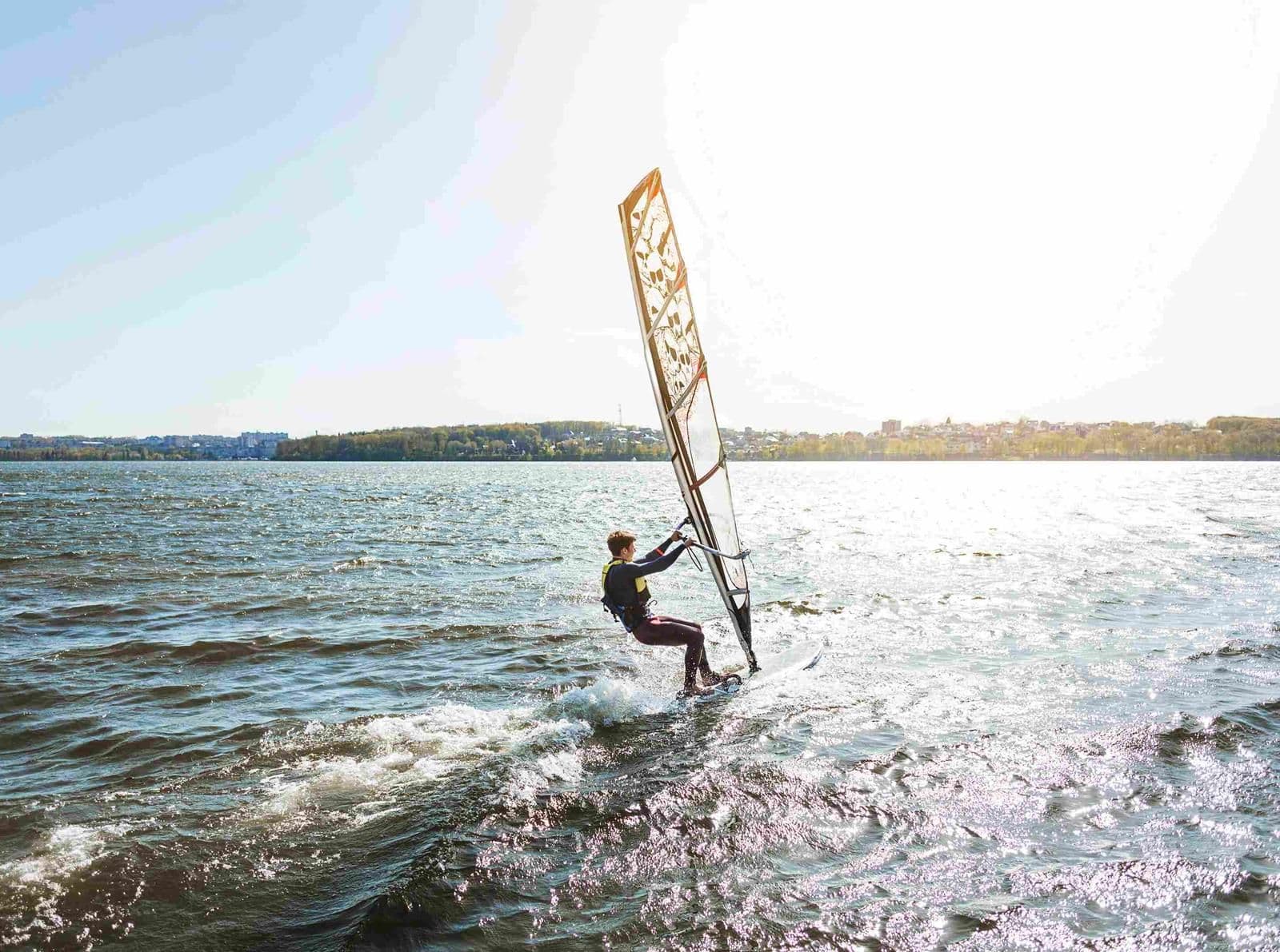 Ile kosztuje windsurfing?